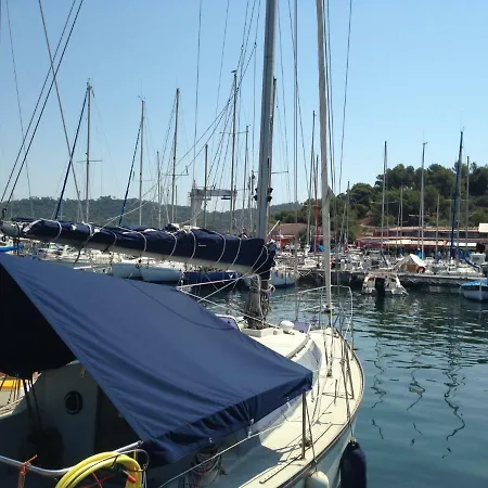 Palm Island Botel Porquerolles