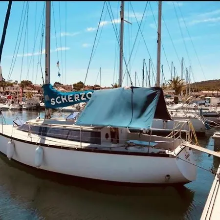Botel Palm Island *